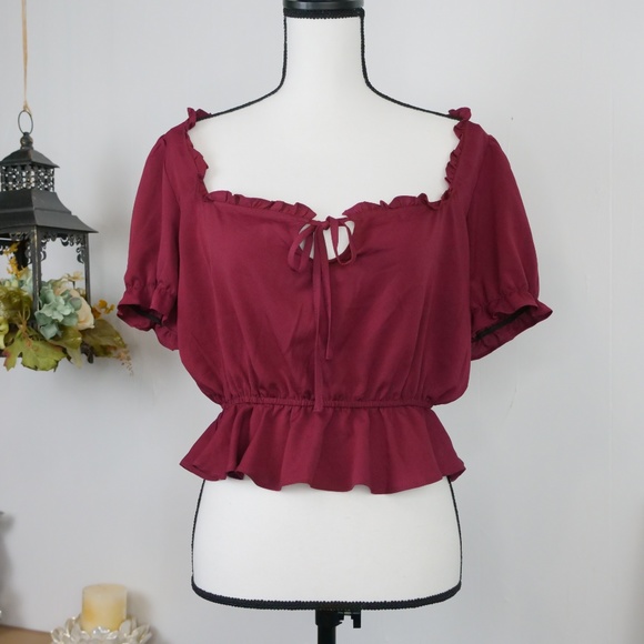 Urban Outfitters Tops - Urban Outfitters Crop Top Puffy Short Sleeve Large